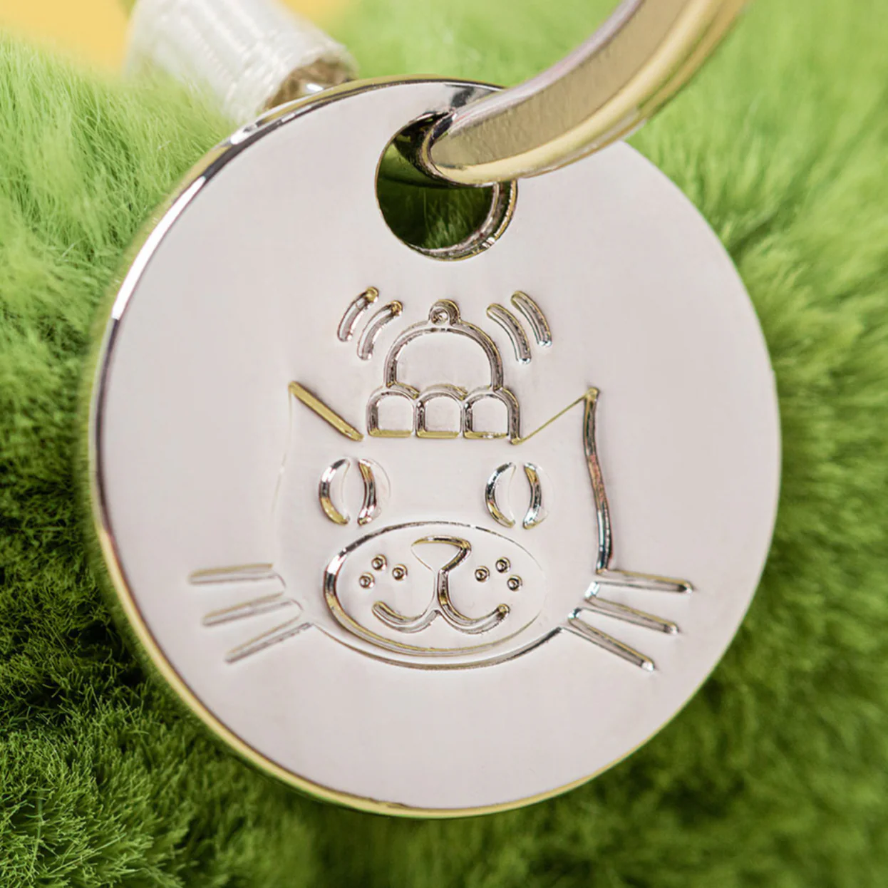 Jellycat Amuseables Siofra Shamrock Bag Charm - Image 4